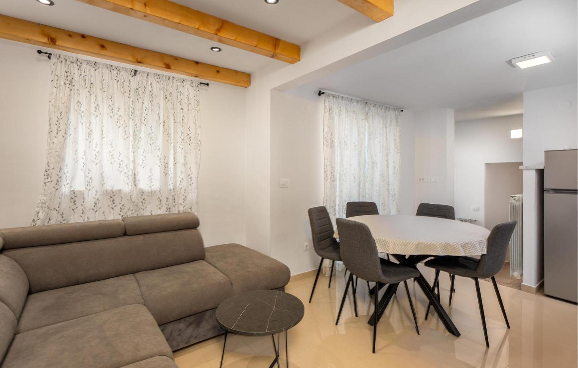 Gorgeous Apartment In Brsec With Kitchen Zewnętrze zdjęcie